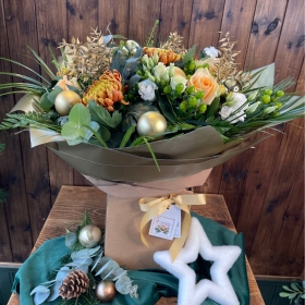 Champagne Bliss Aqua Bouquet