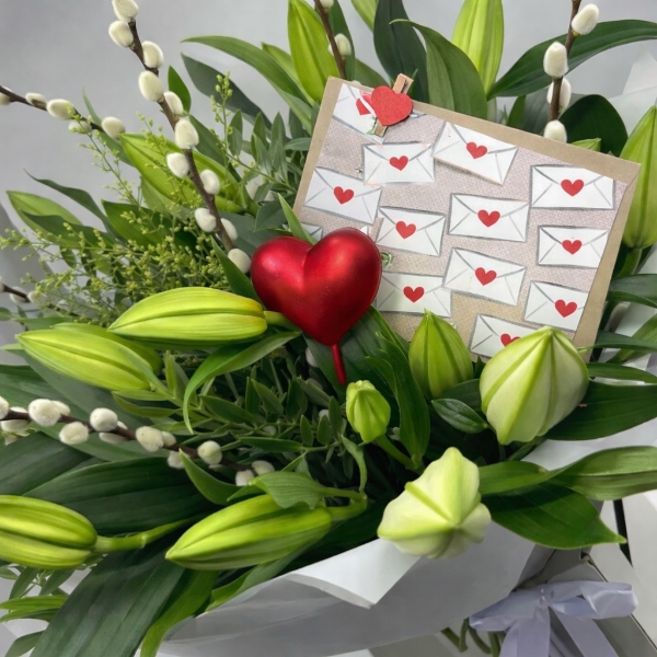 Valentine's Willow Aqua Bouquet