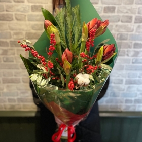 Amarylis Christmas Flat Bouquet