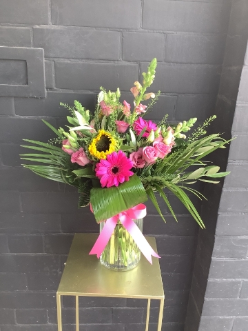 Hand Tie with Vase